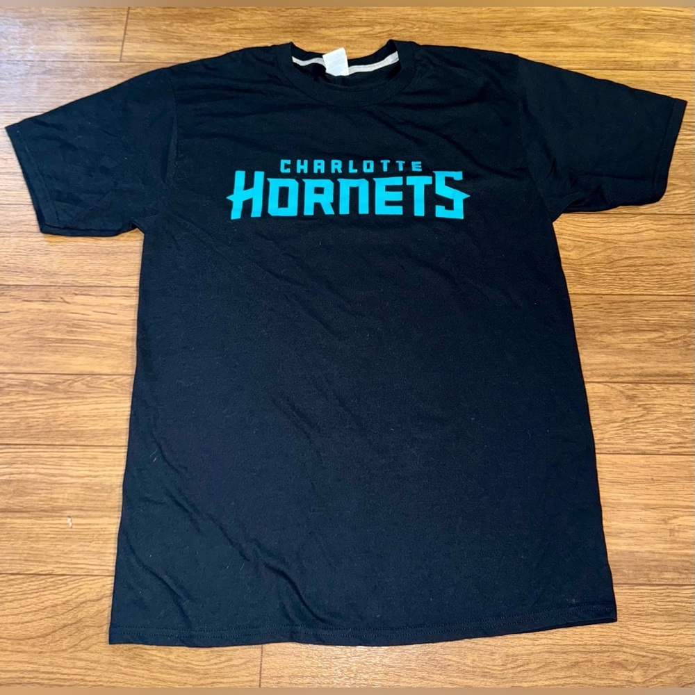 Charlotte Hornets NBA Team Shirt Medium